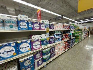 Grovetown, Ga USA - 09-21-22: Food Lion market iç çamaşır kağıdı