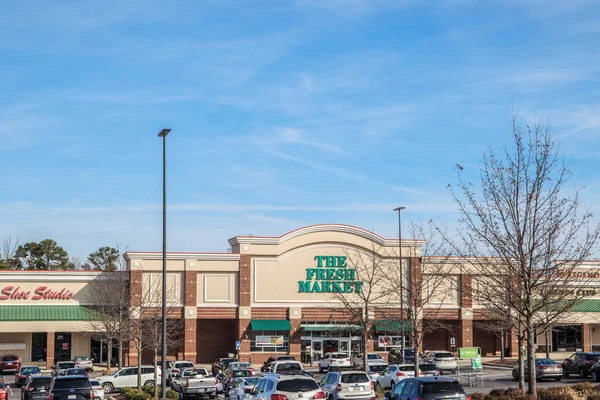 Augusta Usa Fresh Market Grocery Store Exterior Parking Lot — Stock Photo, Image