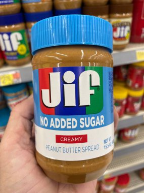 Waynesboro, Ga USA - 05: 26 23: Walmart süpermarket fıstık ezmesi Jif şekersiz