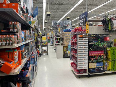 Waynesboro, Ga USA - 05: 26 23: Walmart süpermarket spor malzemeleri tavan kamerası