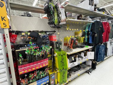 Waynesboro, Ga USA - 05: 26 23: Walmart süpermarket Bow and Arrows bölümü