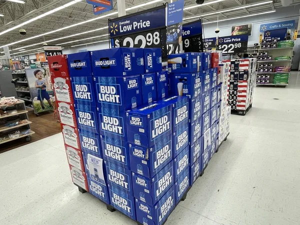 Waynesboro Usa Walmart Supercenter Store Bud Light Beer Dsiplay Precio — Foto de Stock