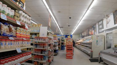 Warrenton, Ga USA - 428 23: Piggly Wiggly Market 'in arkasındaki