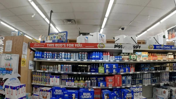 Warrenton Usa Piggly Wiggly Grocery Store Beer Section Bud Light — 스톡 사진