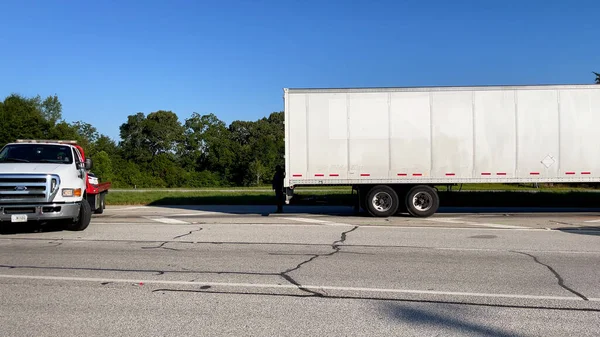 Augusta Usa 2021 Semi Truck Pickup Wypadek Samochodowy Policjanci Miejscu — Zdjęcie stockowe