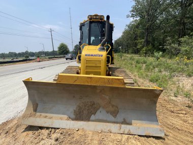 Blythe, Ga USA - 06: 18 23: Yol çalışması ağır makineler, toprak taşıyıcı yol yapımı Hwy 88