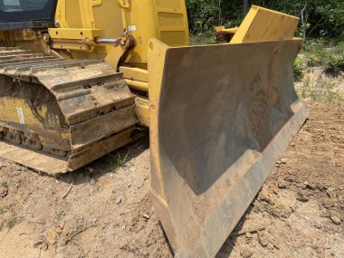 Blythe, Ga USA - 06: 18 23: Yol çalışması ağır makineler, toprak taşıyıcı yol yapımı Hwy 88