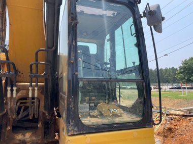 Blythe, Ga USA - 06: 18 23: Yol çalışması ağır makineler, toprak taşıyıcı yol yapımı Hwy 88