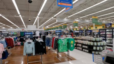 Waynesboro, Ga USA - 02: 15 23: Walmart iç çamaşırı bölümü