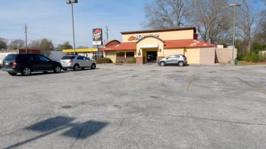 Waynesboro, Ga USA - 02: 15 23: Pizza Hut Restoranı dış otoparkın yanı