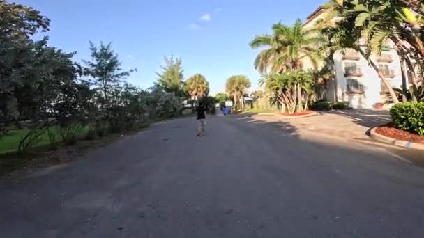 Treasure Island Fla Usa Orang Pantai Treasure Island Berjalan Panci — Stok Video