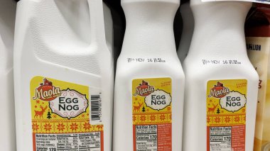 Grovetown, Ga USA - 113-21: Food Lion market Maola Egg Nog süt ürünleri çeşitli boyutlarda içecek