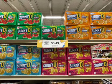 Augusta, Ga USA - 06: 25 23: IGA Marketi Sunny D çocukları çeşitli tatlar içiyorlar