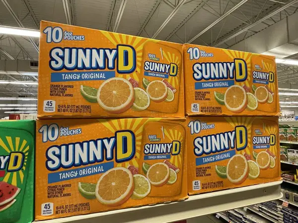 Augusta Usa Iga Élelmiszerbolt Sunny Gyerekek Isznak Szinglik Narancs Eredeti Stock Kép