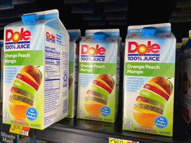 Grovetown, Ga USA - 09: 30 23: Walmart market Dole kahvaltı içeceği Orange Punch