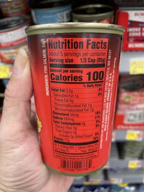 Grovetown, Ga USA - 08 06 06: 23: Walmart marketi konserve pembe somon besin gerçekleri