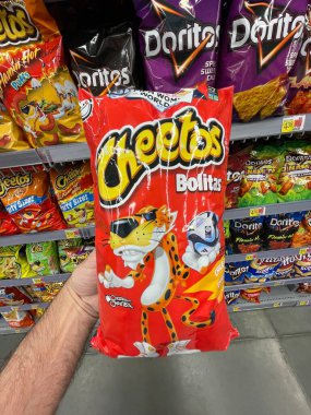 Grovetown, Ga USA - 08 06 06 23: Walmart Market Cheetos cipsi