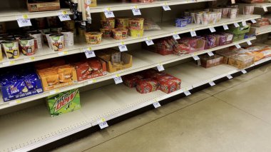 Grovetown, Ga USA - 02-16-22: Market patlamış bölüm tedarik zinciri