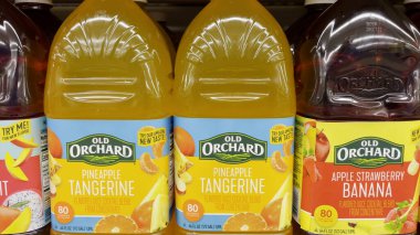 Grovetown, Ga USA - 02 01: 22: Food Lion Market Old Orchard Tangerine içeceği