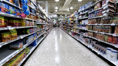 Lakeland, Fla USA - 12: 15 23: Kahvaltı koridoruna bakan market