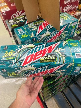 Lakeland Fla, ABD - 05: 19 24: MTN Dew Bajaversary 'in iç ürünleri