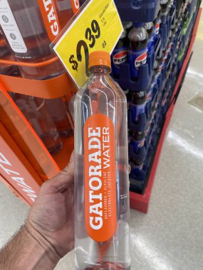 Lakeland, Fla USA - 05: 27 24: Harvey 's Market İçi Gatorade Suyu Yeni
