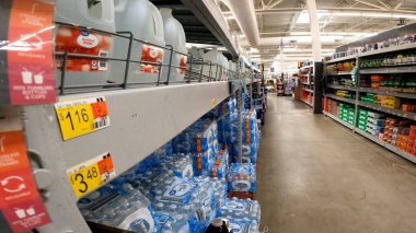 Augusta, Ga USA - 11 26 22: Walmart süper merkez iç su tesisleri kapanıyor
