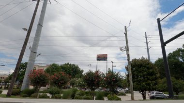 Norcross, Ga USA - 07: 29 20: Jimmy Carter BLVD Pappadeaux Restoran tabelası