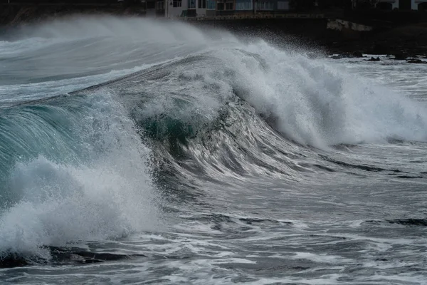 Закрывай Сильные Волны Тельде Гран Канария Канарские Острова — стоковое фото