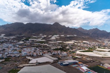 La Aldea de San Nicolas de Tolentino 'nun Gran Kanarya adasının batısındaki panoramik manzarası. İspanya