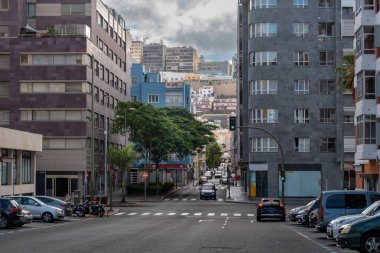 Şehir manzarası. Las Palmas de Gran Kanarya Merkezi sokağı. Büyük Kanarya. Kanarya adaları. İspanya