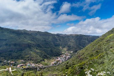 Dağ manzarası. Gran Canaria 'nın tepesindeki Valsendero vadisi. Valleseco 'da. Kanarya adaları. İspanya