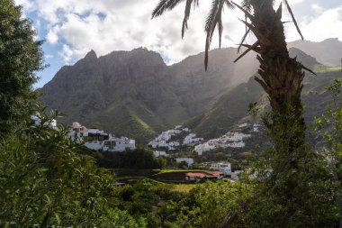 Agaete Vadisi manzarası. San Pedro şehri. Agaete. Büyük Kanarya. İspanya 'daki Kanarya Adaları