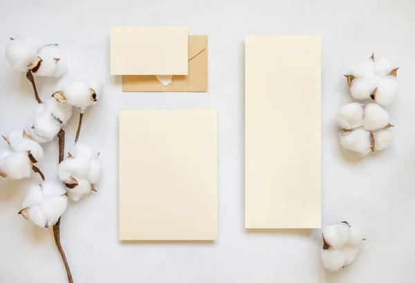 Blank Cards Envelope Cotton Flowers Top View White Mockup Romantic — Stock Photo, Image