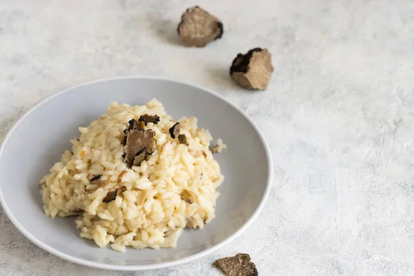 Risotto Wild Porcini Mushrooms Black Truffles Italy Served Plate Close — ストック写真
