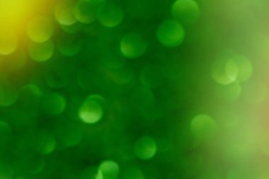 Yeşil soyut bokeh, parlak ışıklar, soyut tatil geçmişi, doğa çerçevesi, Noel süslemesi