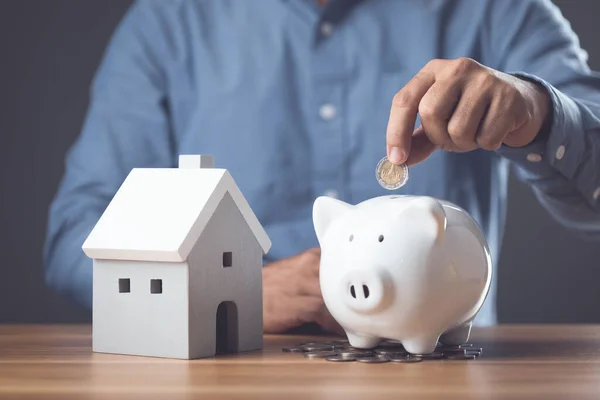 Geld Besparen Voor Huis Financial Voor Onroerend Goed Concept Man — Stockfoto