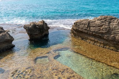 Yazın sonlarında Dor Beach Ulusal Parkı. Akdeniz boyunca güzel bir manzara.. 