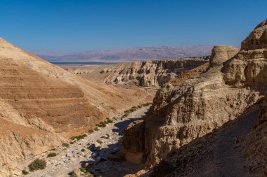 İsrail 'deki Ölü Deniz ile Yahudi Çölü' ndeki Wadi Rathe bölgesinden görüntü.