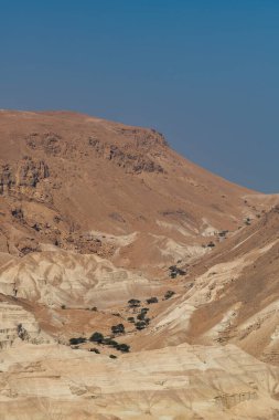 İsrail 'deki Ölü Deniz' in üstündeki resmî bir bakış açısıyla Yahudilerin Çöl Dağları 'na bakışı.