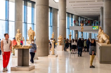 Atina, Yunanistan 25 Nisan 2023 Atina 'daki Güzel Modern Akropol Müzesi.  