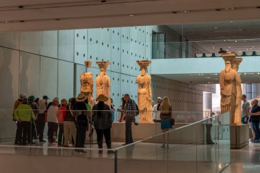 Atina, Yunanistan 25 Nisan 2023 Atina 'daki Güzel Modern Akropol Müzesi.  