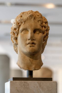 Atina, Yunanistan 25 Nisan 2023 'te Atina' daki güzel çağdaş Akropol Müzesinde Sanat Eserleri.  
