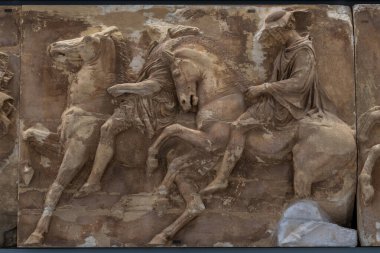 Atina, Yunanistan 25 Nisan 2023 'te Atina' daki güzel çağdaş Akropol Müzesinde Sanat Eserleri.  