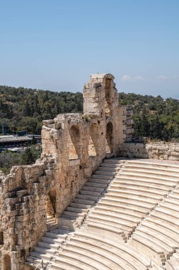 Atina 'daki Antik Kahraman Odeon Atticus, Yunanistan' ın Akropolis Tepesi 'nde. Taş Roma Tiyatrosu.