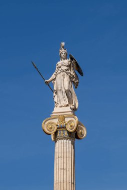 Atina, Yunanistan 24 Nisan 2023 Atina, Yunanistan 'daki Atina Akademisi önünde Tanrıça Athena Heykeli