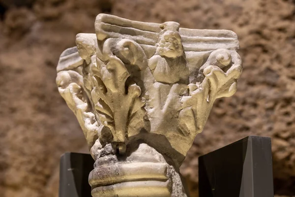 Cesarea Israele Febbraio 2023 Figura Del Dio Serapide Sul Capitello — Foto Stock