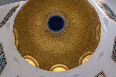 İsrail Güzellik Kilisesi, 24 Şubat 2023 İsrail Güzellik Kilisesi 'nin içindeki parlak altın kubbe.