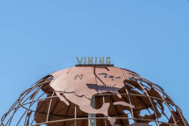 Vining, Minnesota, ABD 15 Temmuz 2022 Dünya Metal heykeli Vining, Minnesota, ABD 'de en üstte. Batı Minnesota 'daki 210. Otoyol' daki heykel parkı..