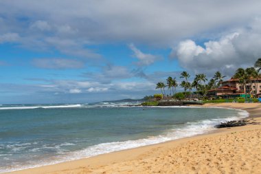 Poipu Plajı Koloa, Kaui, Hawaii, ABD 'de güneşli bir yaz gününde.